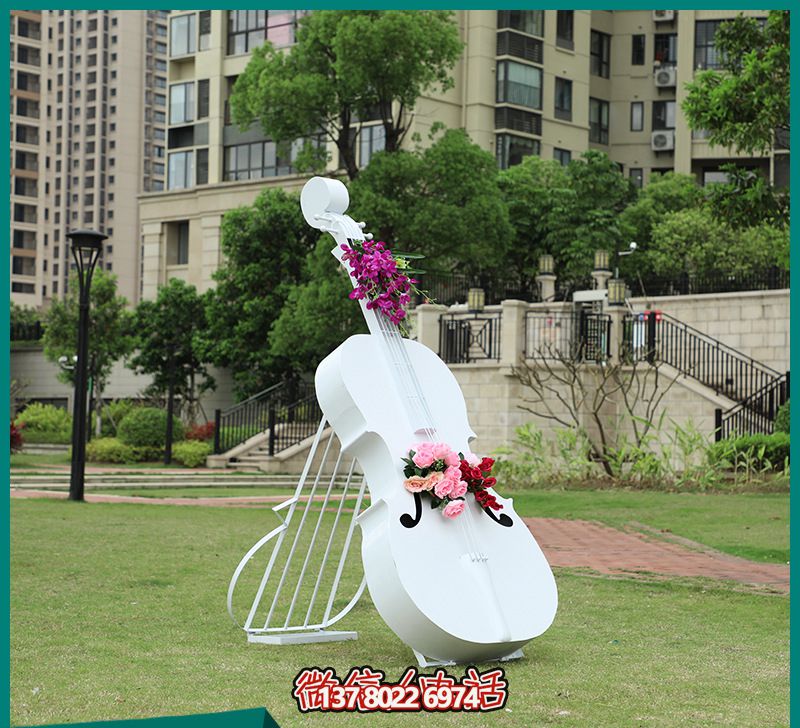 玻璃鋼雕塑,打造創(chuàng)意白色大提琴,點(diǎn)綴公園景區(qū) 玻璃鋼雕塑,打造創(chuàng)意白色大提琴,點(diǎn)綴公園景區(qū)