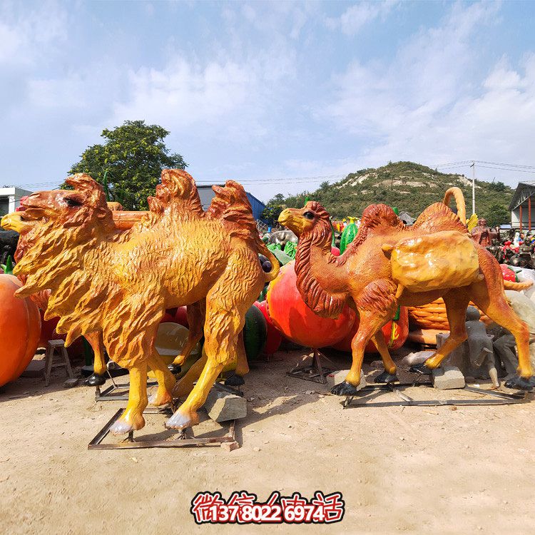 玻璃鋼駱駝雕塑，高端噴漆裝飾公園街道