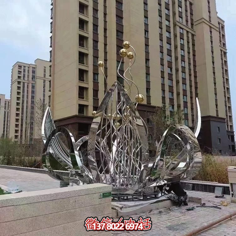 不銹鋼蓮花景觀擺件--為別墅、小區、大型建筑物增添美觀