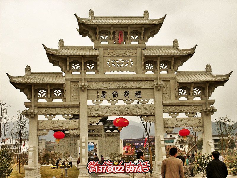 鏤空三門牌坊,點(diǎn)綴城市廣場 鏤空三門牌坊,點(diǎn)綴城市廣場