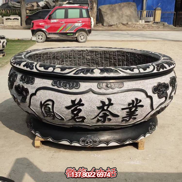 仿古青石荷花水缸，配合庭院戶外，點綴人間養魚園